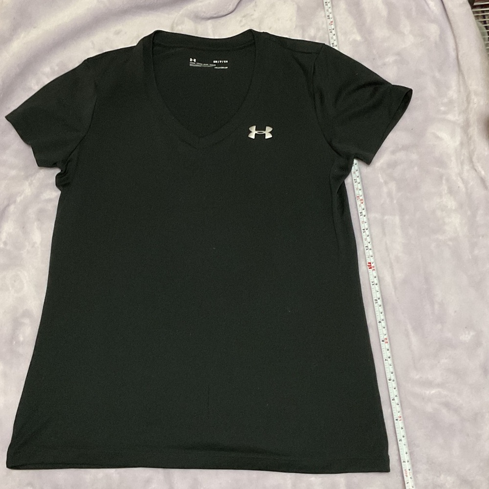 Under Armour Women's Black V-Neck Tee
